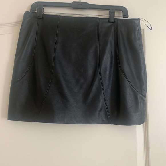 Zara Black Faux Leather Mini Skirt, medium - Picture 2 of 4